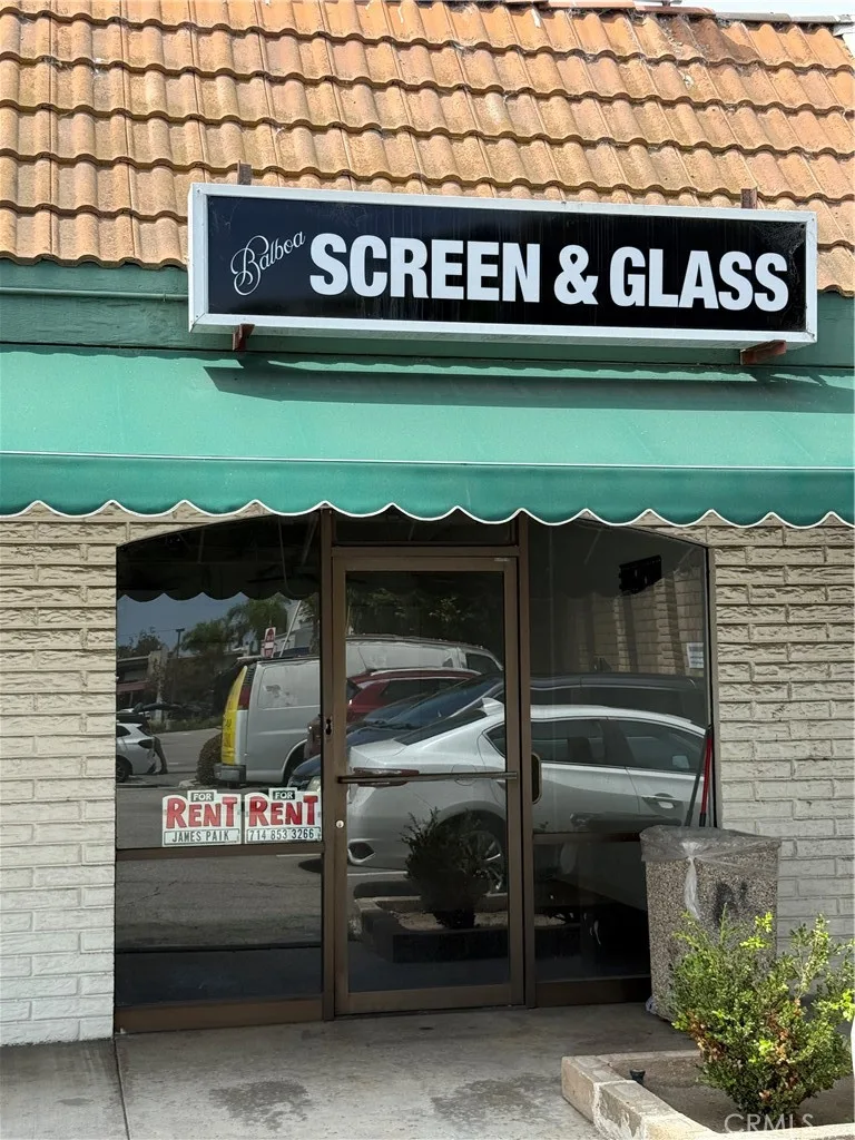 1673 Irvine Avenue, Costa Mesa, CA 92627