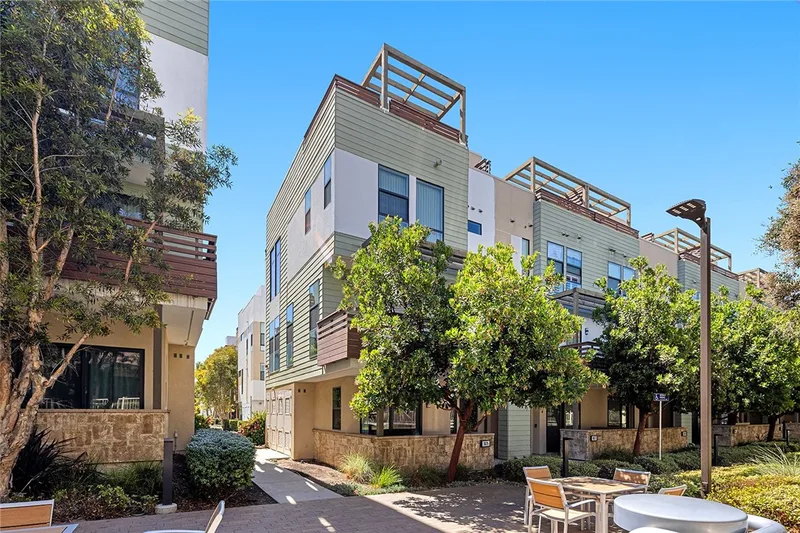 1675 Grand View, Costa Mesa, CA 92627