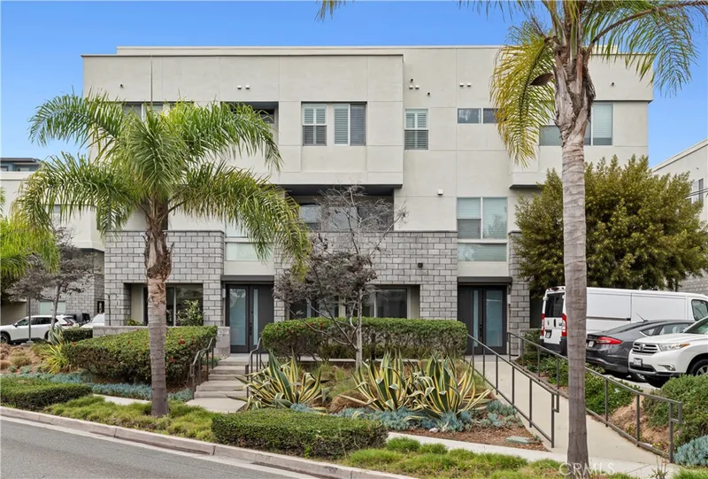 1683 Superior, Costa Mesa, CA 92627
