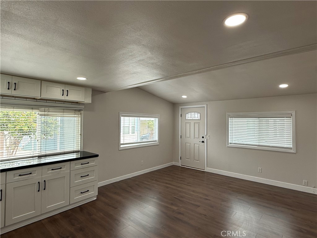 1741 Pomona Avenue 21, Costa Mesa CA 92627 - photo 5