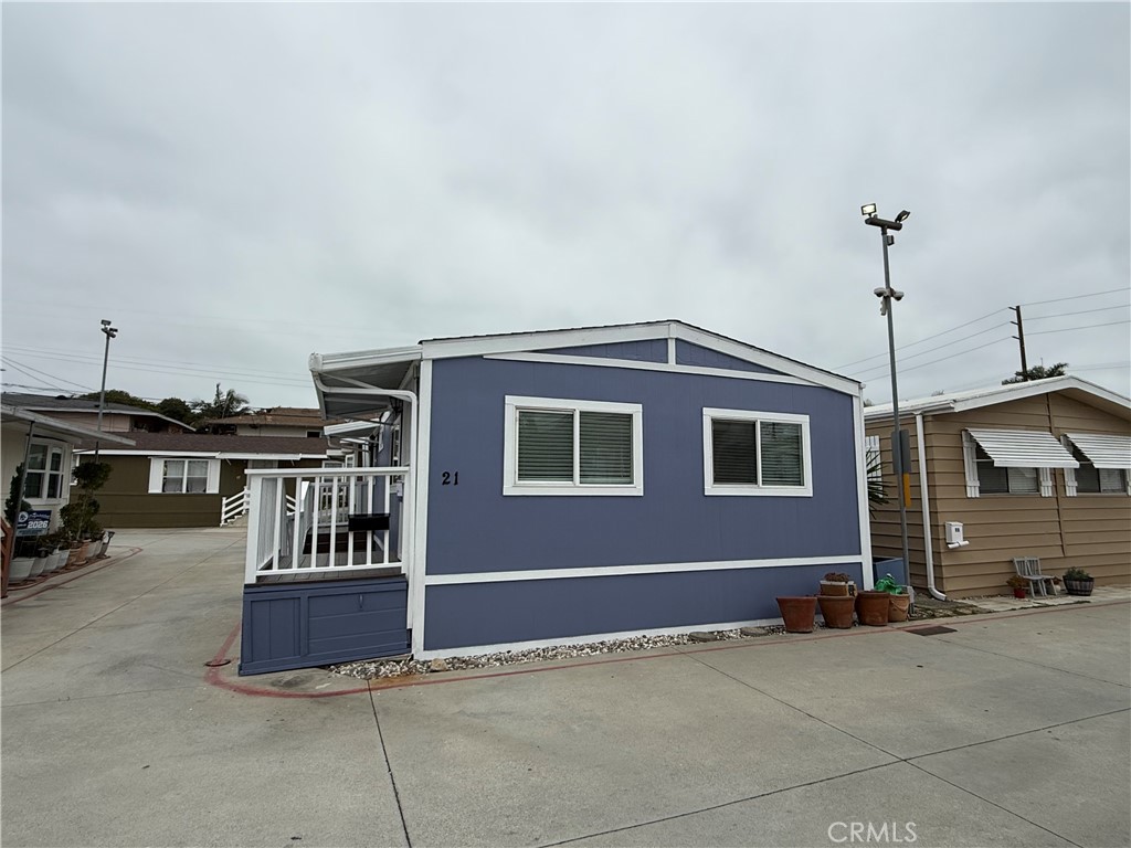 1741 Pomona Avenue 21, Costa Mesa CA 92627 - photo 12
