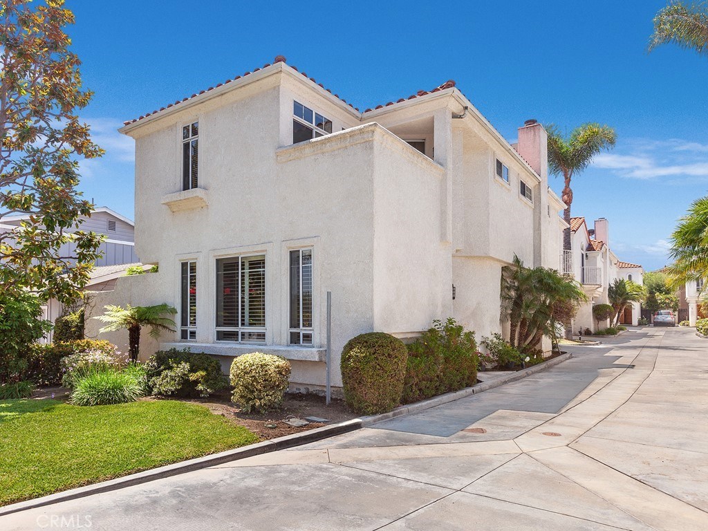 179 Mesa Drive F, Costa Mesa CA 92627 - photo 1