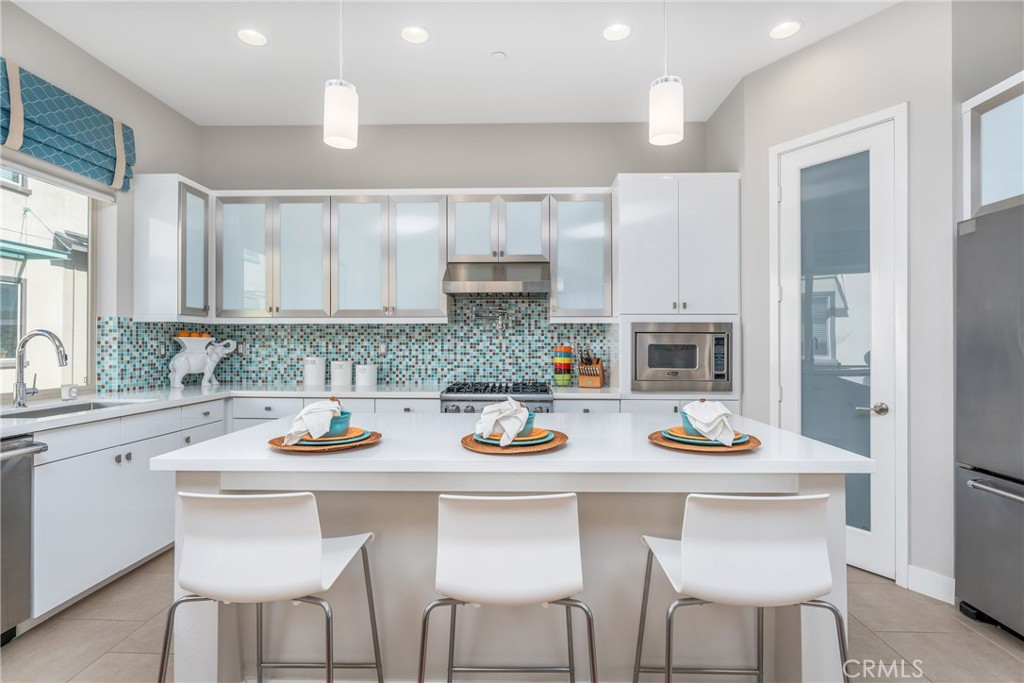 1809 Ocean Court, Costa Mesa CA 92627 - photo 4