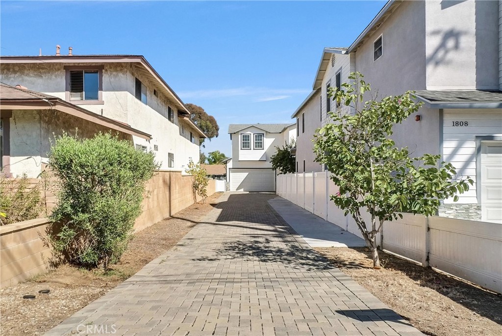 Extra Long Driveway - 1810 Pomona, Costa Mesa CA 92627 - photo 3