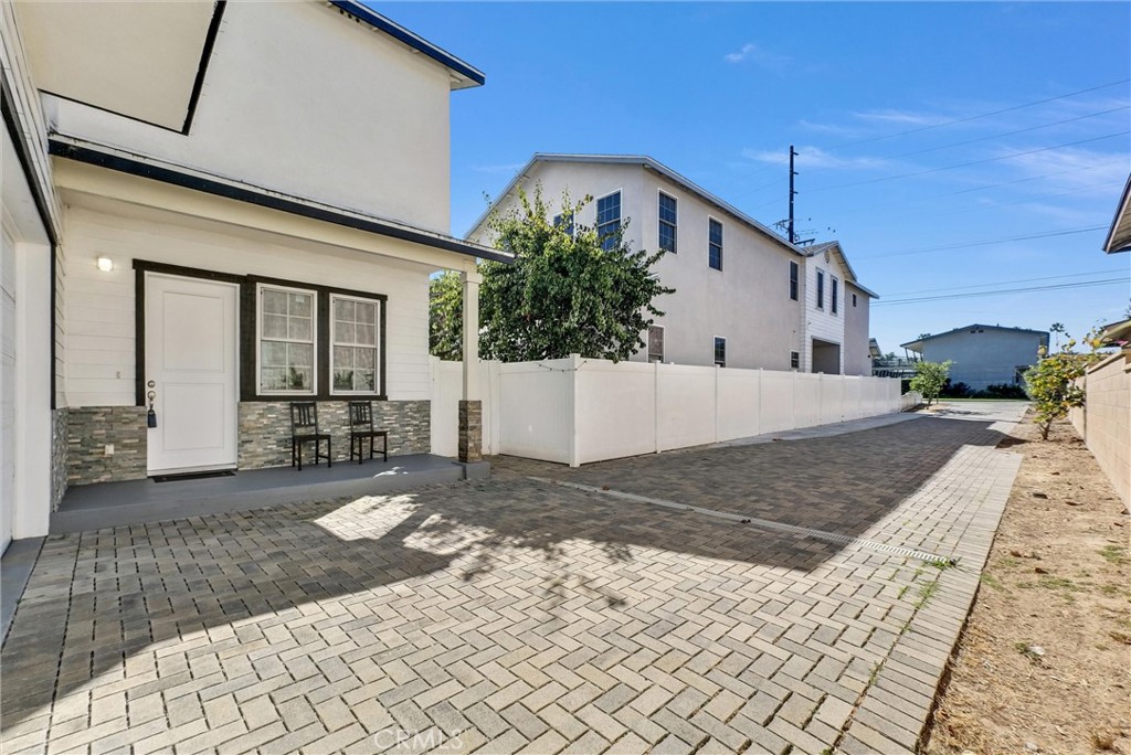 1810 Pomona, Costa Mesa CA 92627 - photo 5