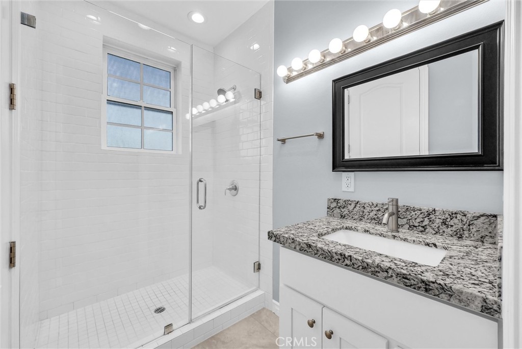 Primary Suite's bathroom - 1810 Pomona, Costa Mesa CA 92627 - photo 20
