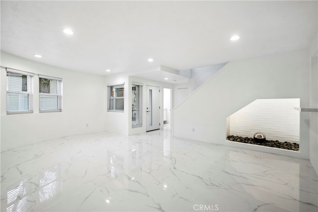 1814 Fullerton Avenue 2, Costa Mesa CA 92627 - photo 2