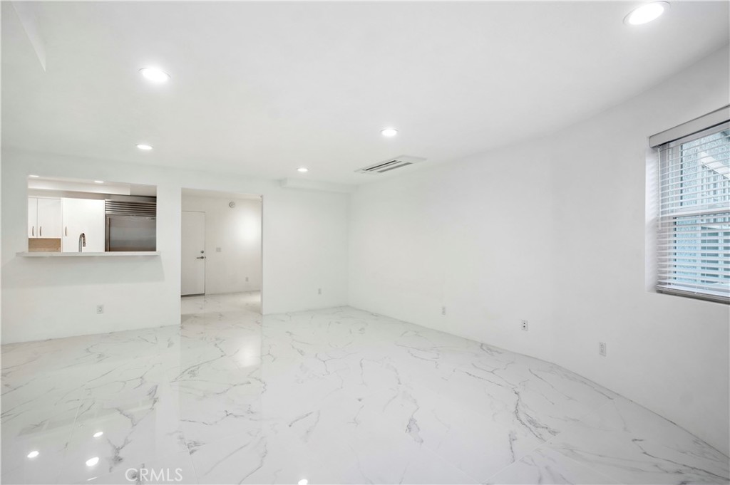 1814 Fullerton Avenue 2, Costa Mesa CA 92627 - photo 4