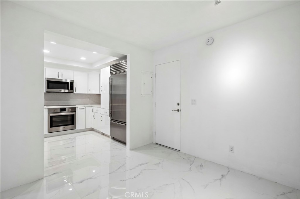 1814 Fullerton Avenue 2, Costa Mesa CA 92627 - photo 6