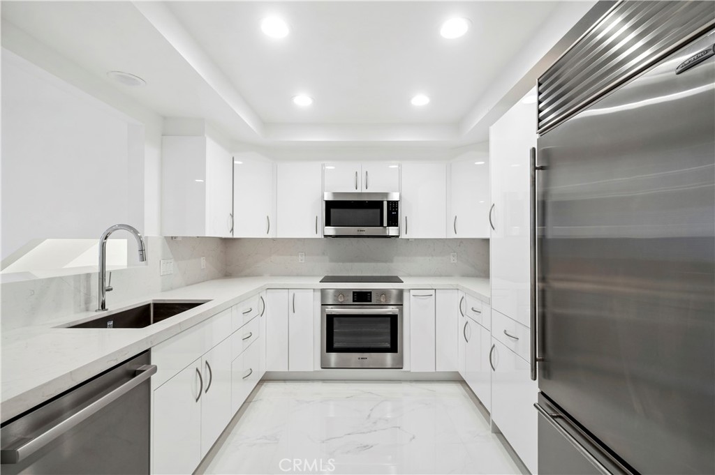 1814 Fullerton Avenue 2, Costa Mesa CA 92627 - photo 7