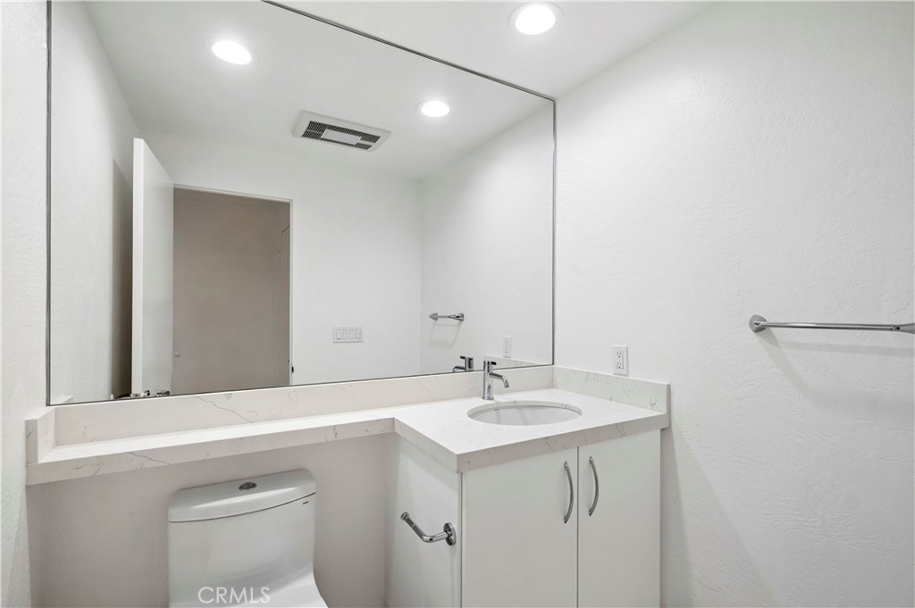 1814 Fullerton Avenue 2, Costa Mesa CA 92627 - photo 11
