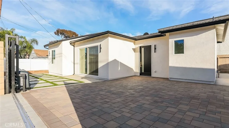 1822 Pomona Ave B, Costa Mesa, CA 92627