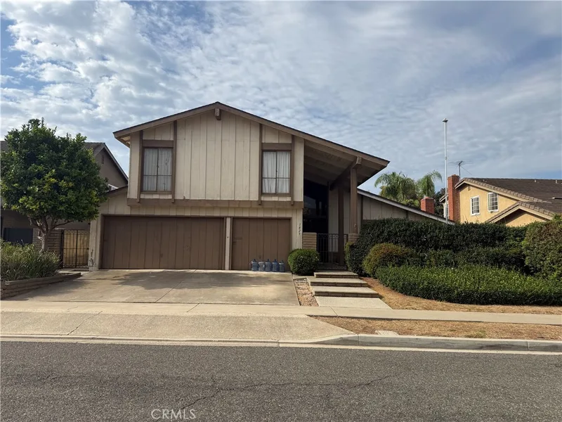 1829 Oriole Drive, Costa Mesa, CA 92626