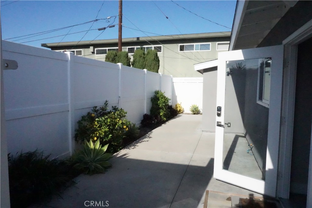 184 E 20th B, Costa Mesa CA 92627 - photo 1