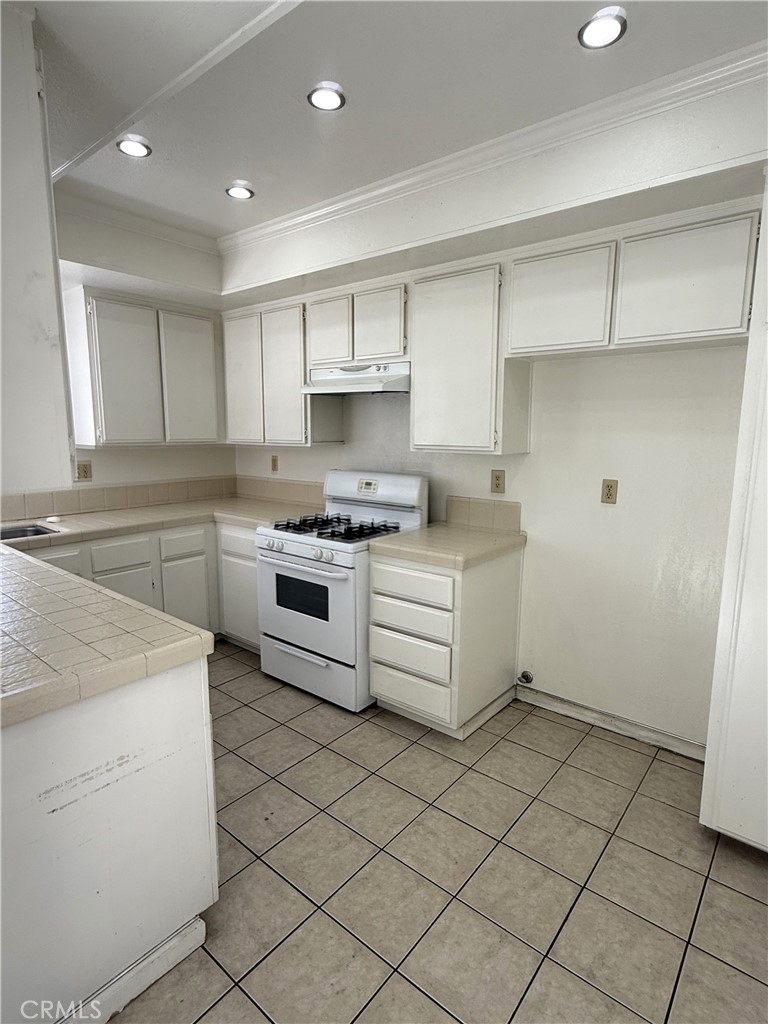 184 Fairwinds, Costa Mesa CA 92626 - photo 11
