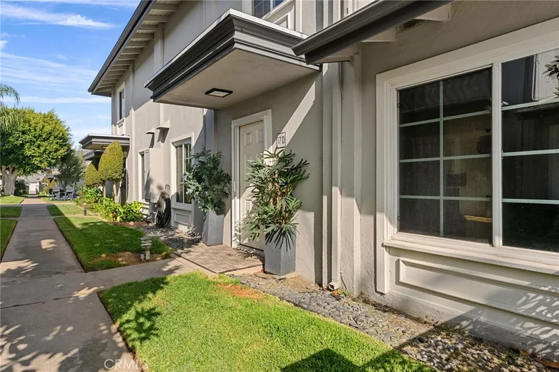1845 Anaheim, Costa Mesa, CA 92627