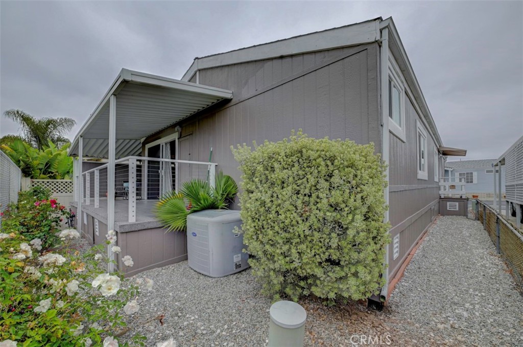 1845 Monrovia Avenue 76, Costa Mesa CA 92627 - photo 4