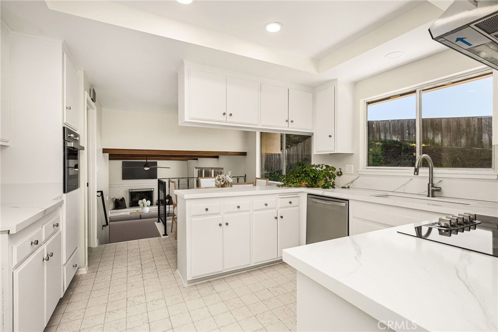 1877 Swan Circle, Costa Mesa CA 92626 - photo 18
