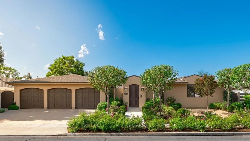 1879 Tahiti Drive, Costa Mesa, CA 92626