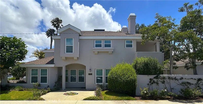 1938 Westminster, Costa Mesa, CA 92627