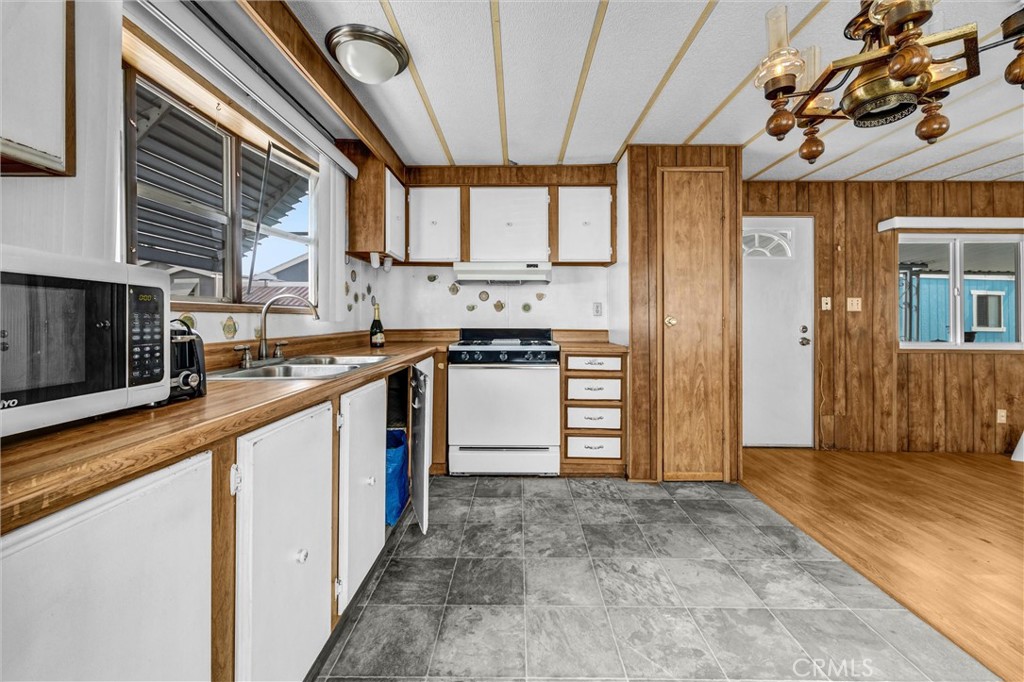 1973 Newport Blvd 3, Costa Mesa CA 92627 - photo 14