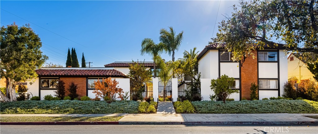 201 E 16th Street C, Costa Mesa CA 92627 - photo 1