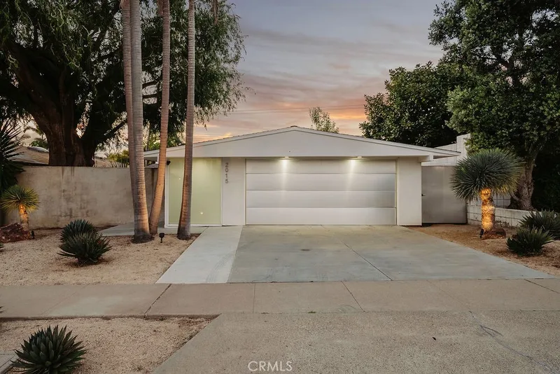 2015 Irvine Avenue, Costa Mesa, CA 92627