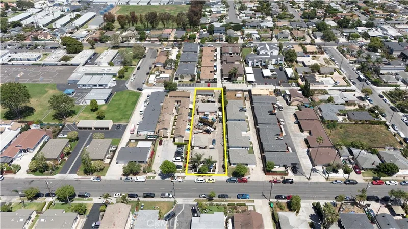 2028 Wallace Avenue, Costa Mesa, CA 92627