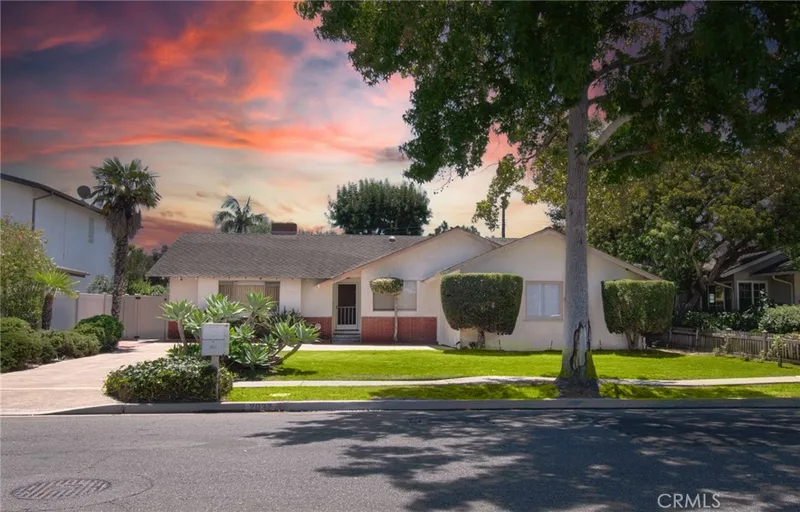 2032 Aliso Avenue, Costa Mesa, CA 92627
