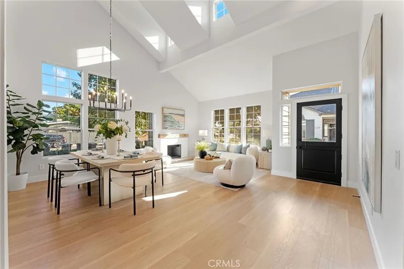 2041 Westminster Avenue, Costa Mesa, CA 92627