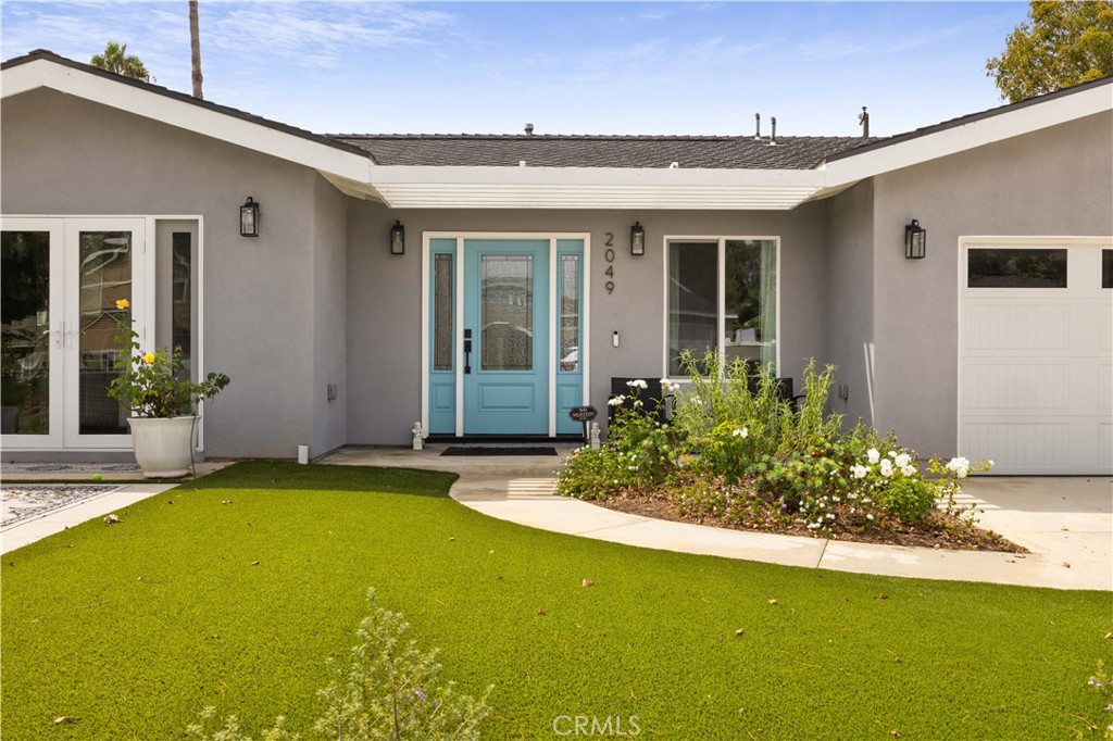2049 Monrovia, Costa Mesa CA 92627 - photo 3