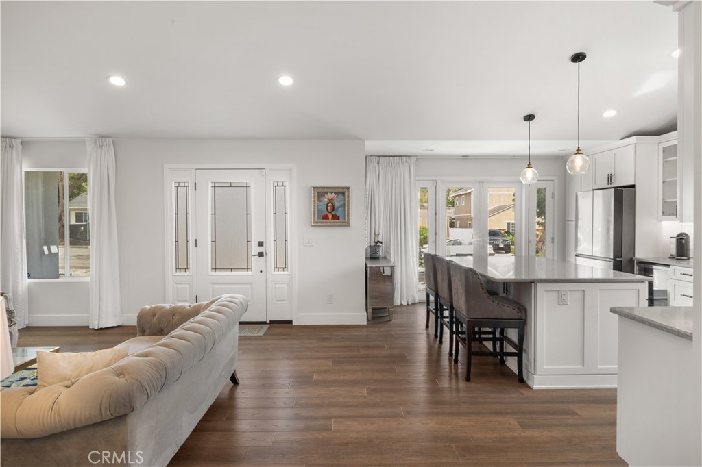 2049 Monrovia, Costa Mesa CA 92627 - photo 10