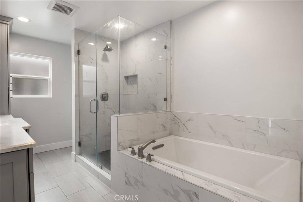 2049 Monrovia, Costa Mesa CA 92627 - photo 15