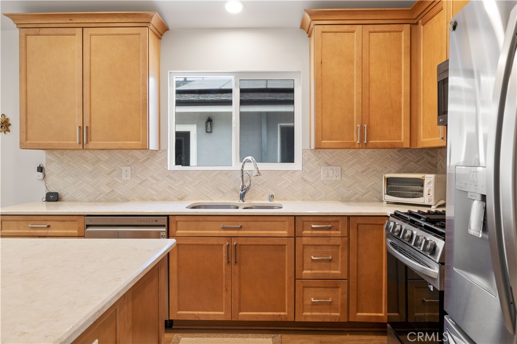 2049 Monrovia, Costa Mesa CA 92627 - photo 33