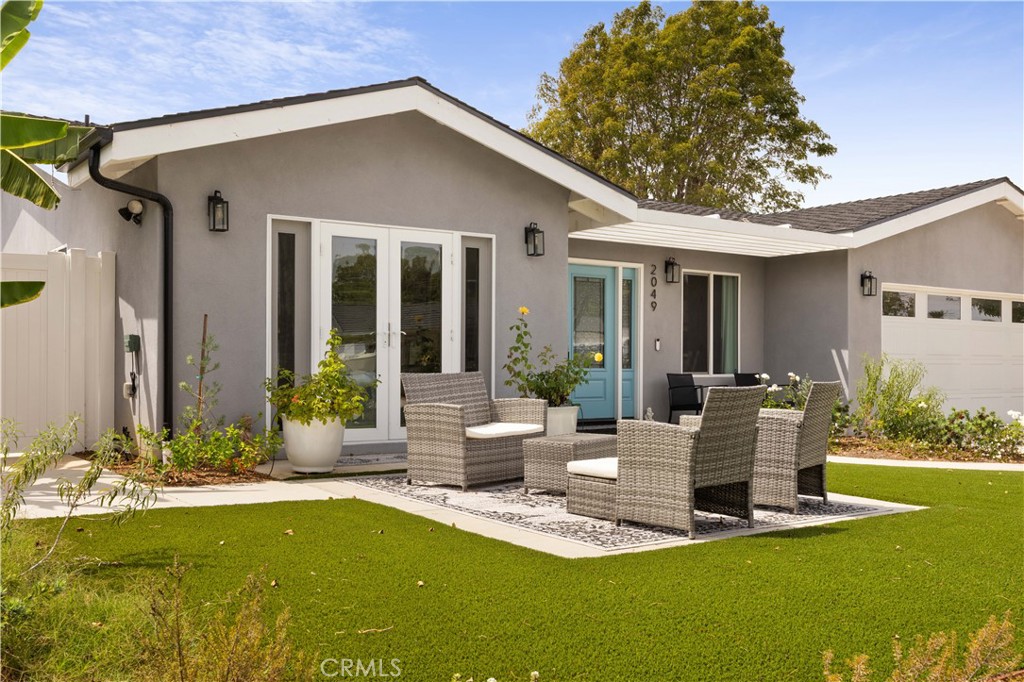 2049 Monrovia, Costa Mesa CA 92627 - photo 2