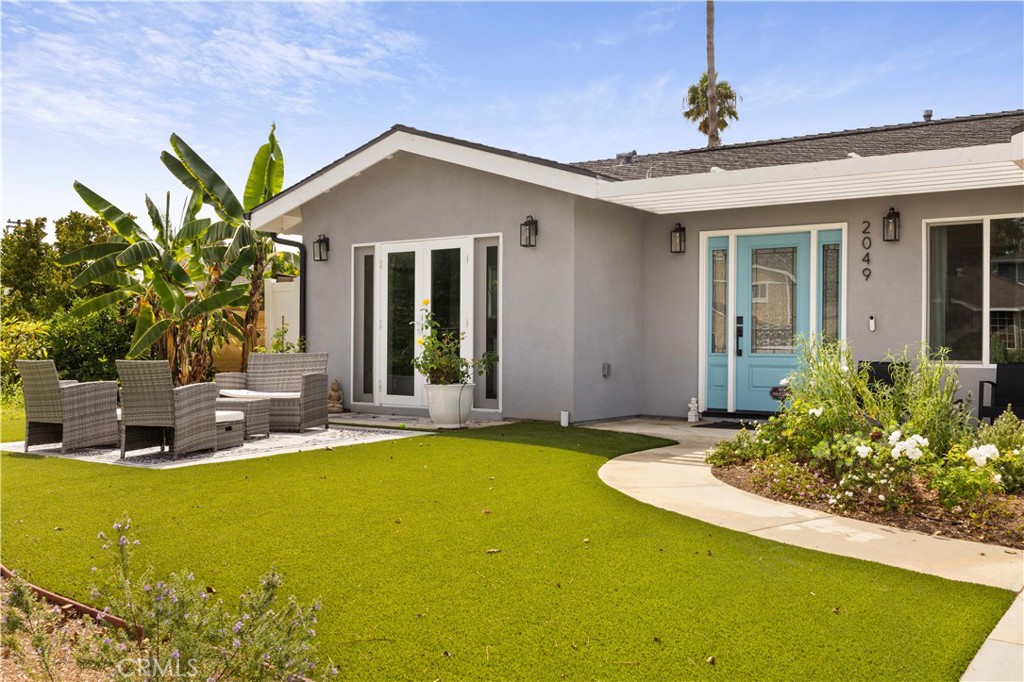 2049 Monrovia, Costa Mesa CA 92627 - photo 3