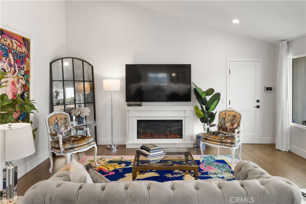 2049 Monrovia, Costa Mesa CA 92627 - photo 11