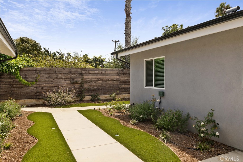 2049 Monrovia, Costa Mesa CA 92627 - photo 25