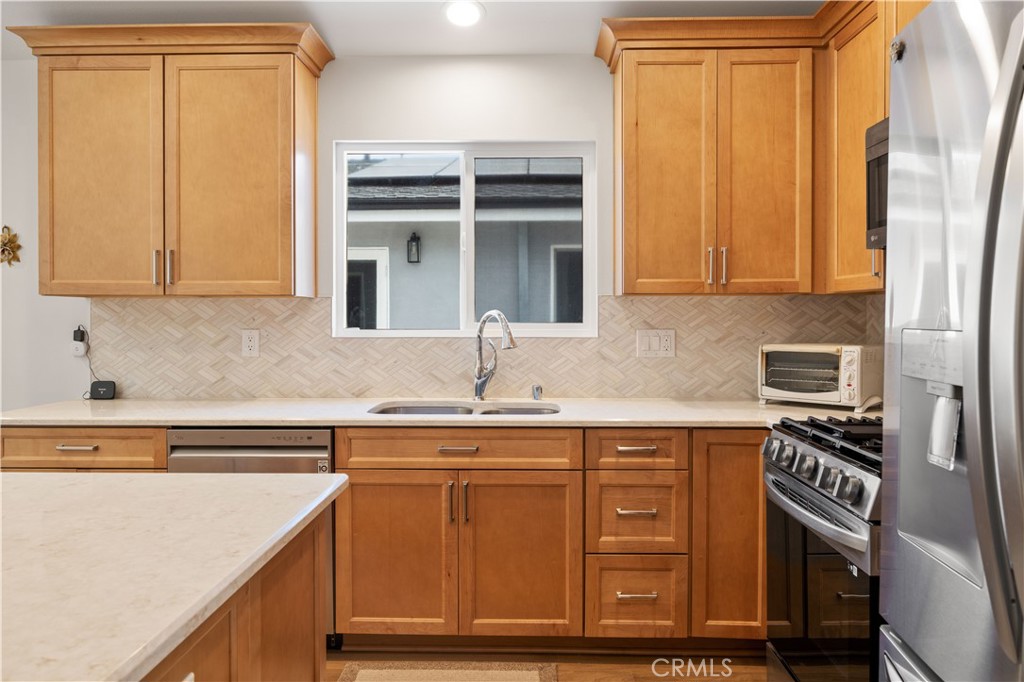 2049 Monrovia, Costa Mesa CA 92627 - photo 35