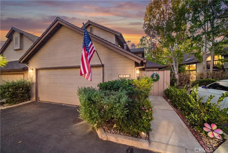 2071 Meadow View Lane, Costa Mesa, CA 92627
