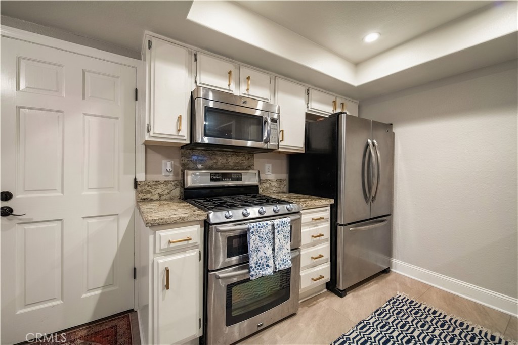 2071 Meadow View Lane, Costa Mesa CA 92627 - photo 17