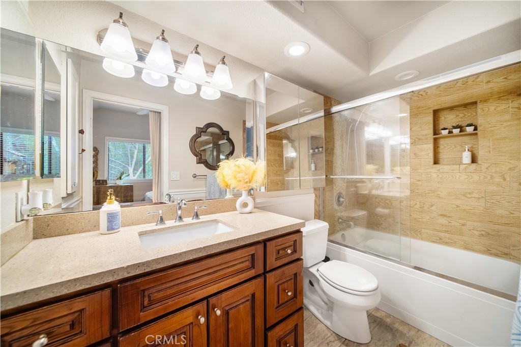 Ensuite Bathroom - 2071 Meadow View Lane, Costa Mesa CA 92627 - photo 23