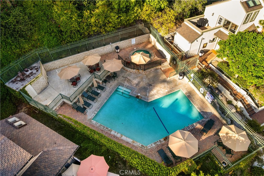 Community Pool - 2071 Meadow View Lane, Costa Mesa CA 92627 - photo 33