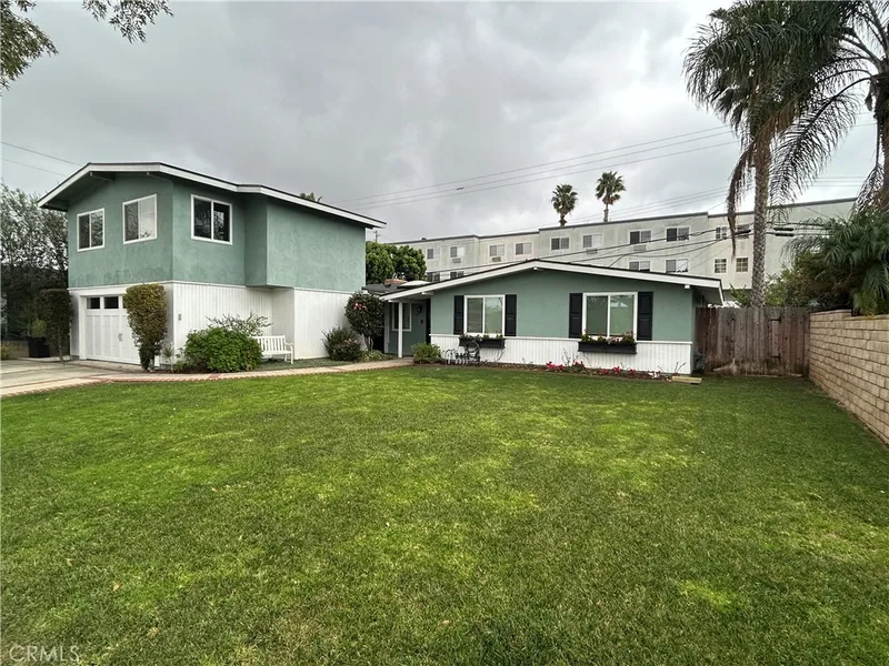 209 Wake Forest, Costa Mesa, CA 92626