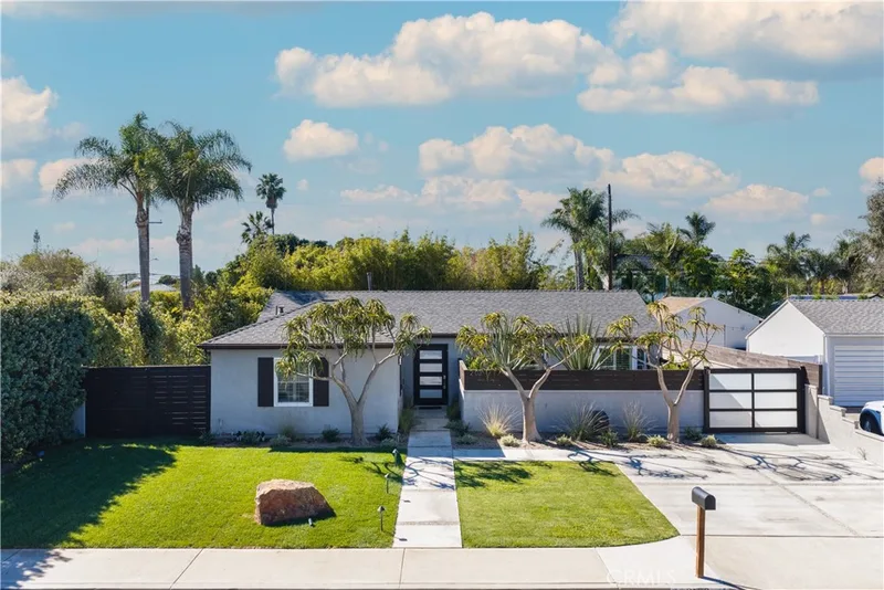 2103 Continental, Costa Mesa