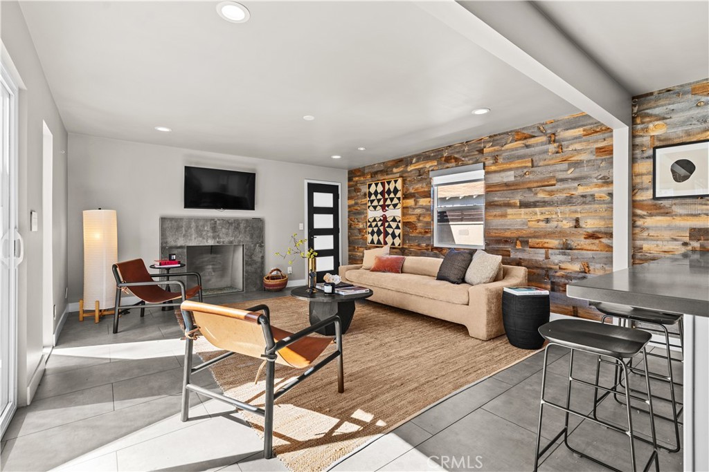 Living room - 2103 Continental, Costa Mesa CA 92627 - photo 4
