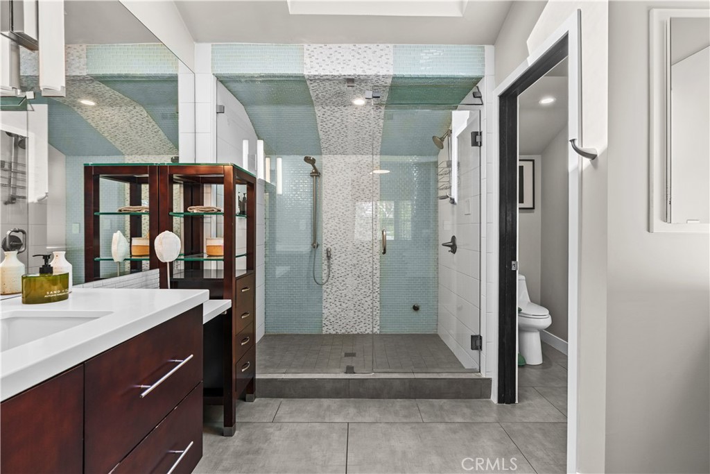 Primary bath - 2103 Continental, Costa Mesa CA 92627 - photo 14