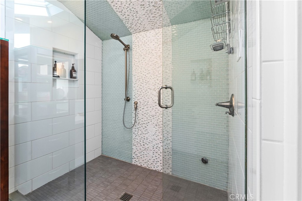 Primary bath - 2103 Continental, Costa Mesa CA 92627 - photo 15