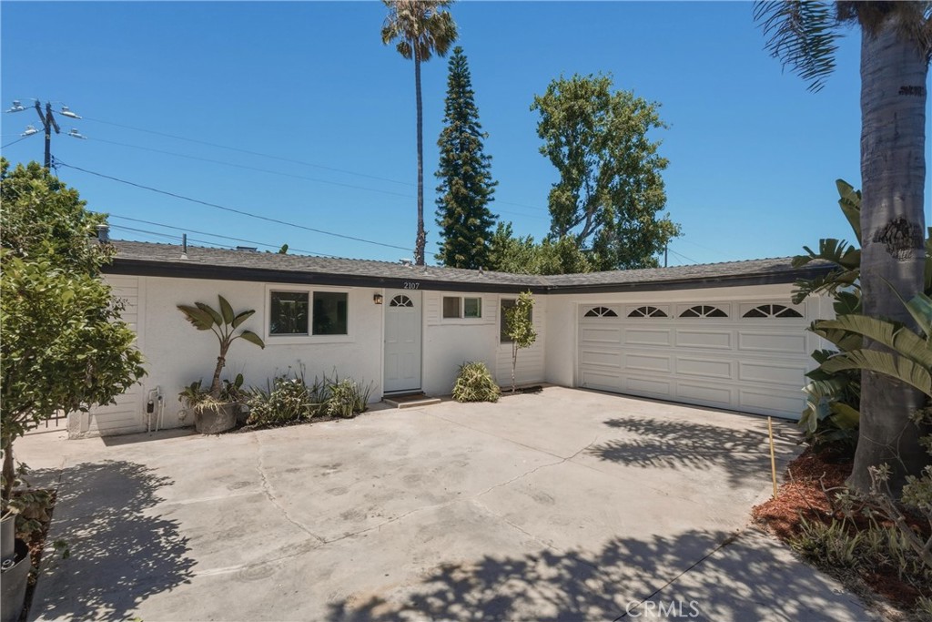 2107 Pomona, Costa Mesa CA 92627 - photo 1