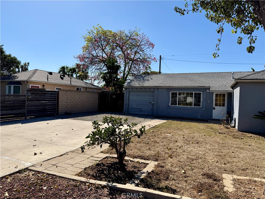 2109 Monrovia, Costa Mesa CA 92627 - photo 2